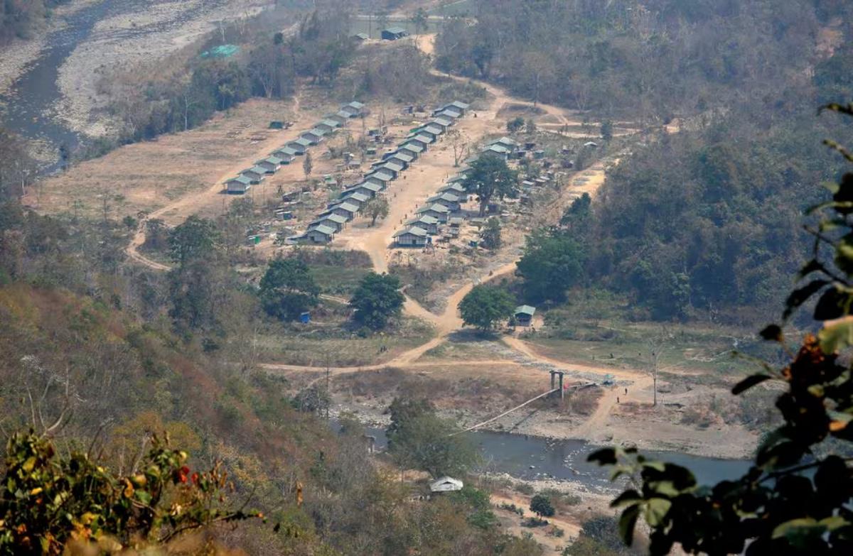 Quân nổi dậy chiếm 2 doanh trại, 43 binh sĩ Myanmar chạy sang Ấn Độ - 1